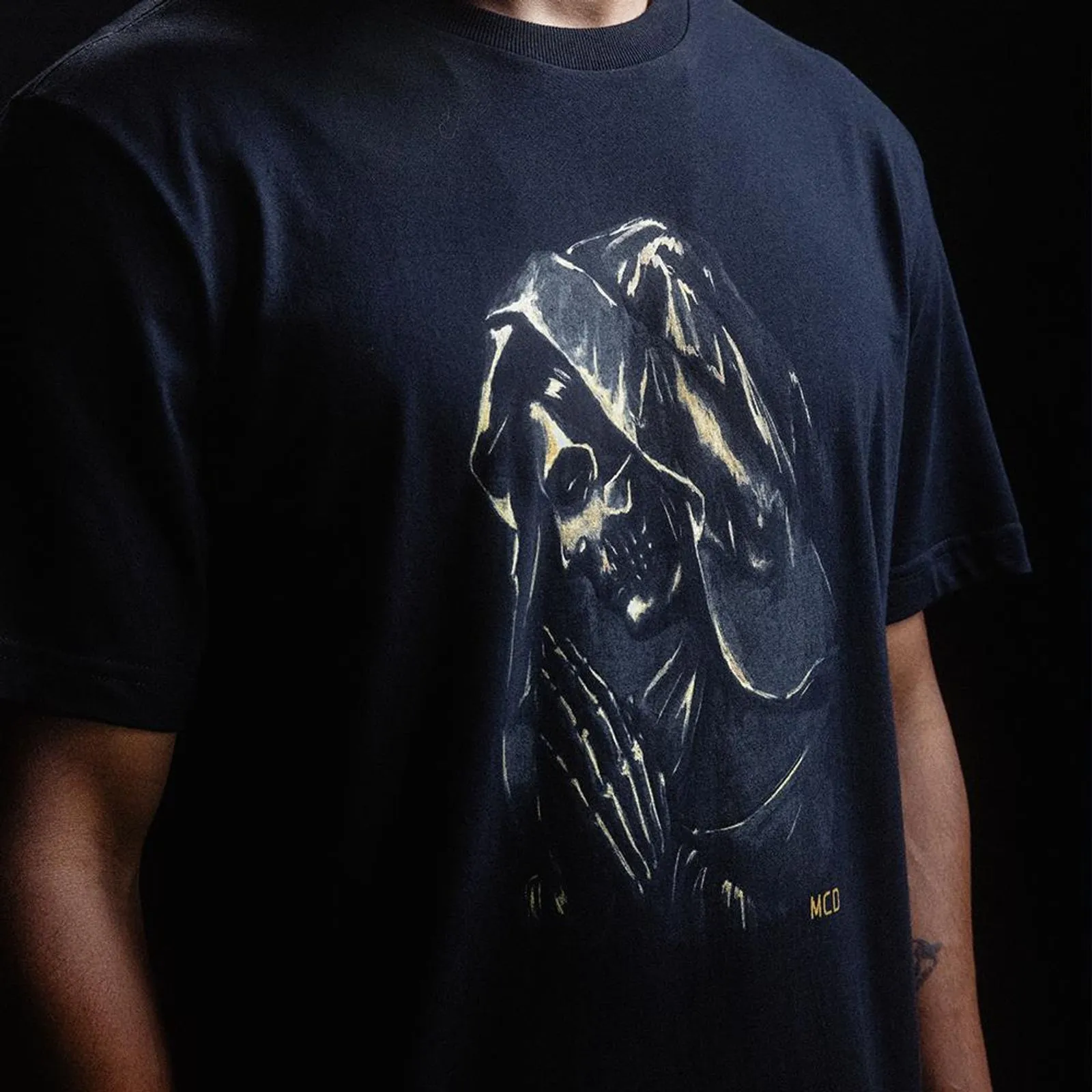 Camiseta Regular MCD Santa Dourada - Imagem 2