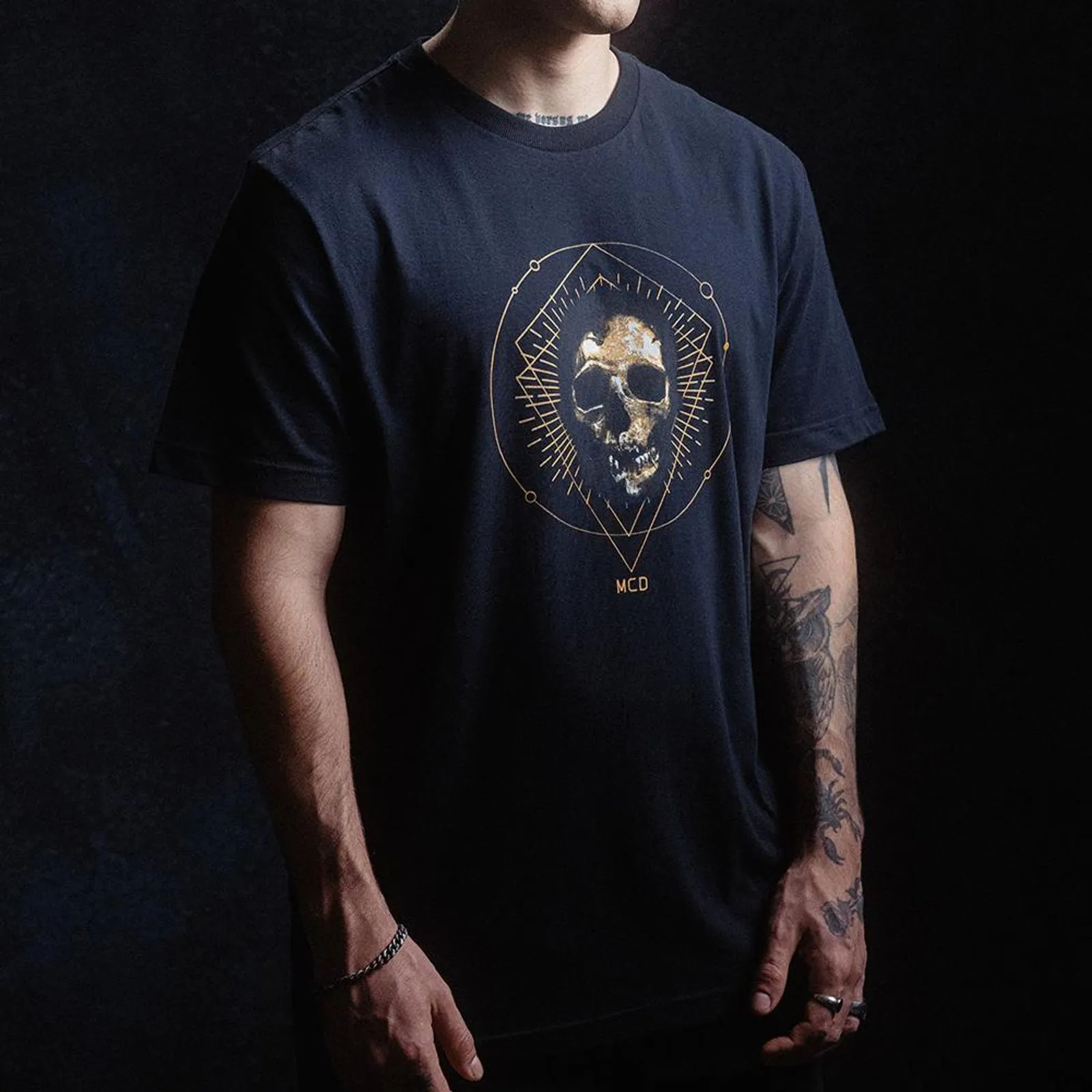 Camiseta Regular MCD Caveira Dourada - Imagem 2