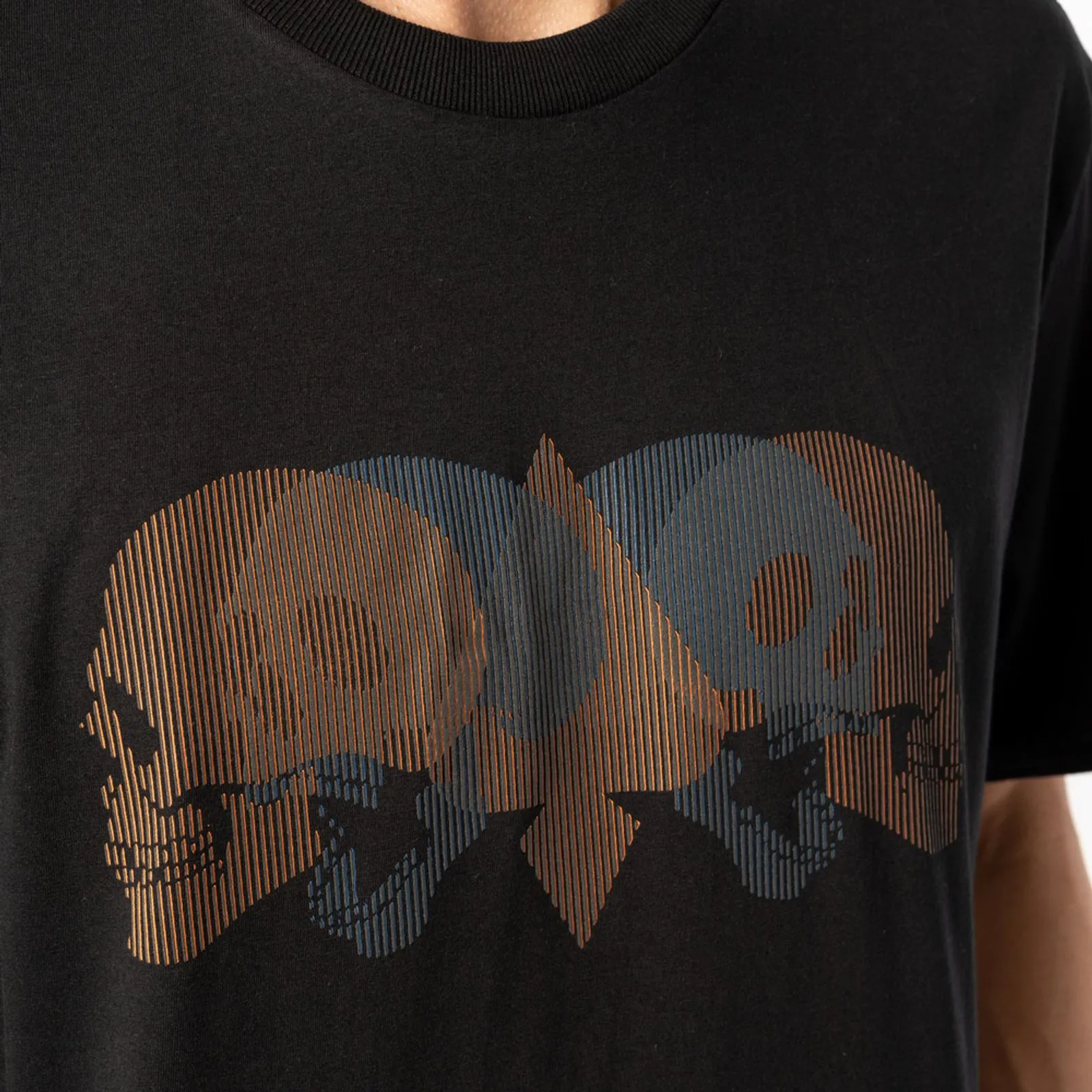 Camiseta MCD Regular Skull Relevo - Imagem 4